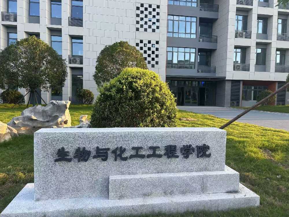 房山区扬州职业大学体育场高杆灯项目